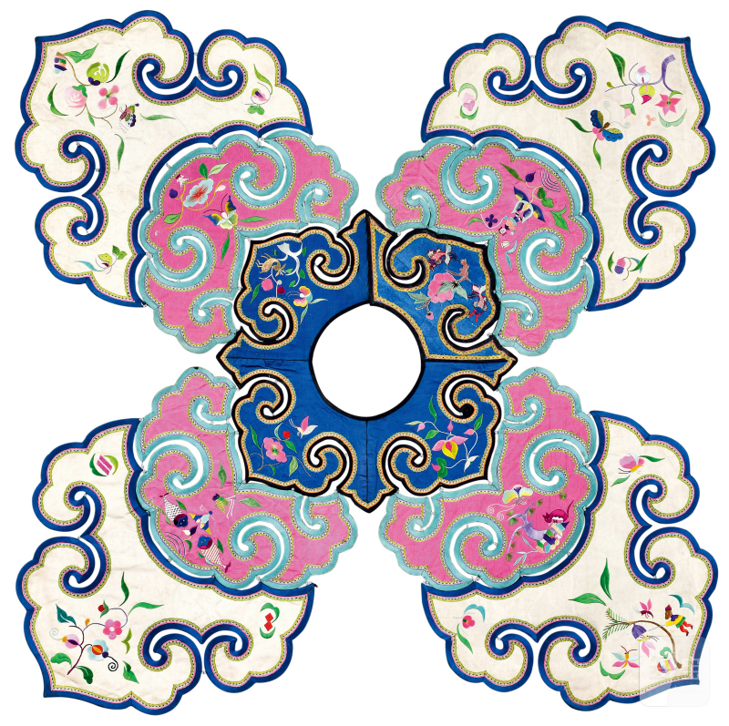 清 四合如意式花蝶纹云肩